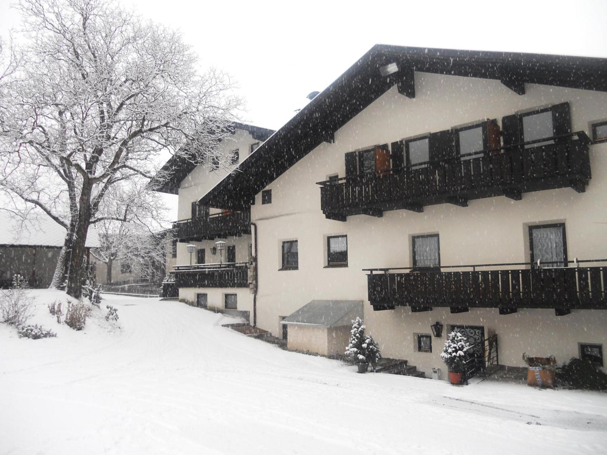 Gasthof Goldenes Lamm Hotel Vahrn Bagian luar foto