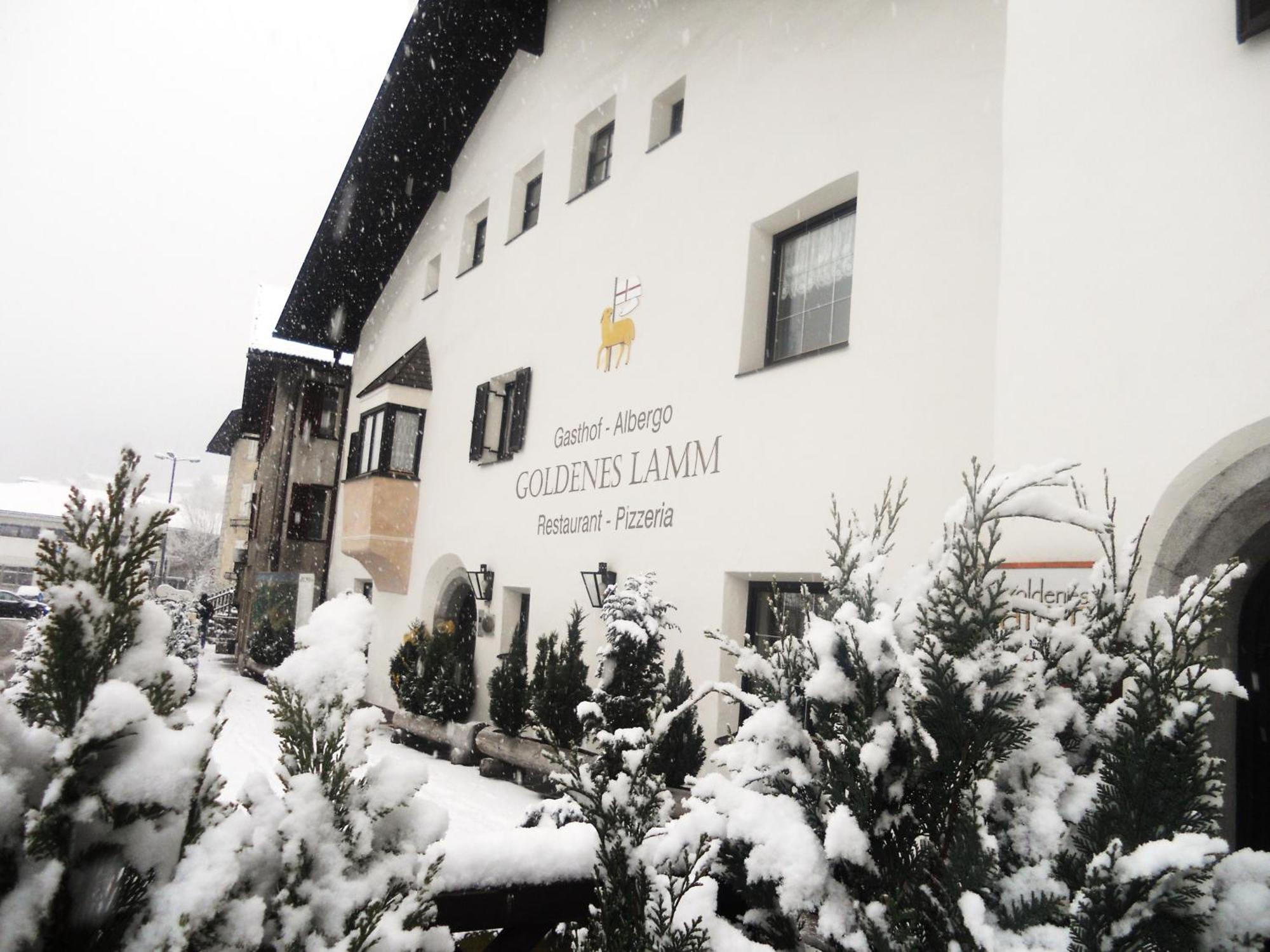 Gasthof Goldenes Lamm Hotel Vahrn Bagian luar foto