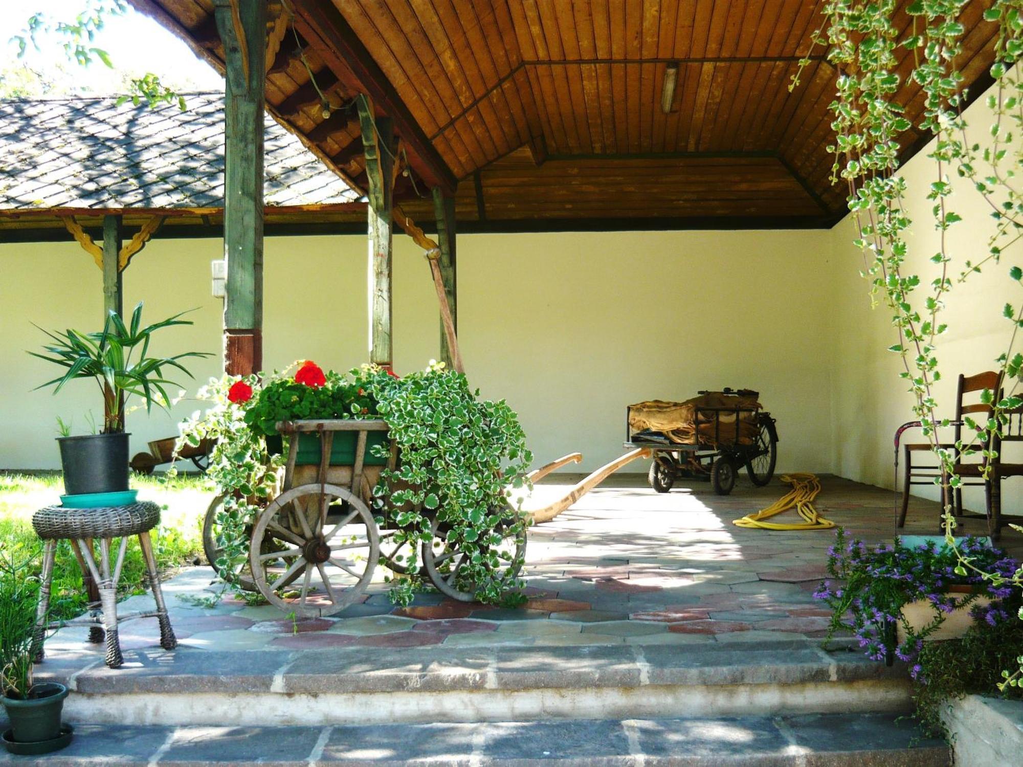 Gasthof Goldenes Lamm Vahrn Bagian luar foto