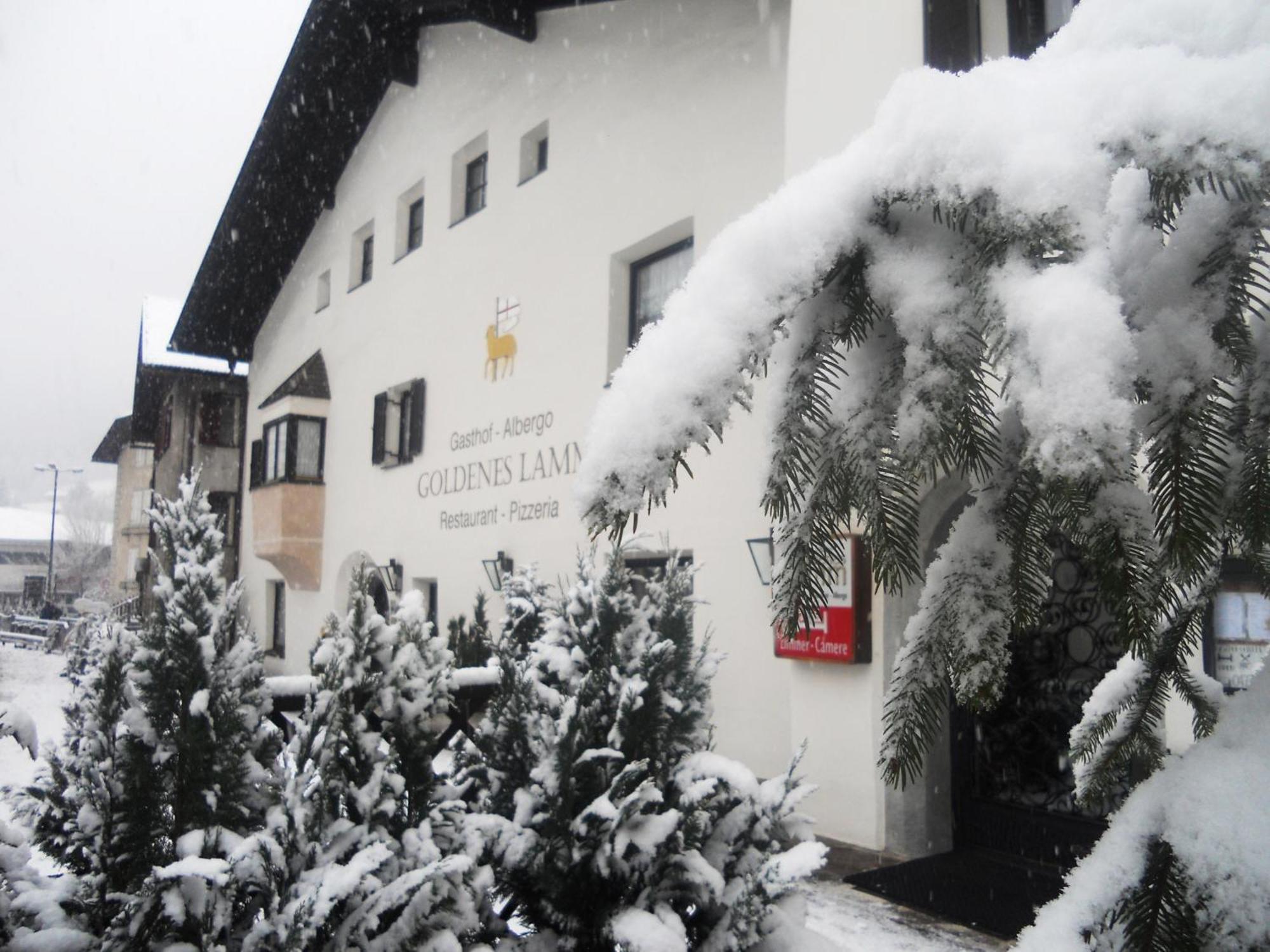 Gasthof Goldenes Lamm Hotel Vahrn Bagian luar foto