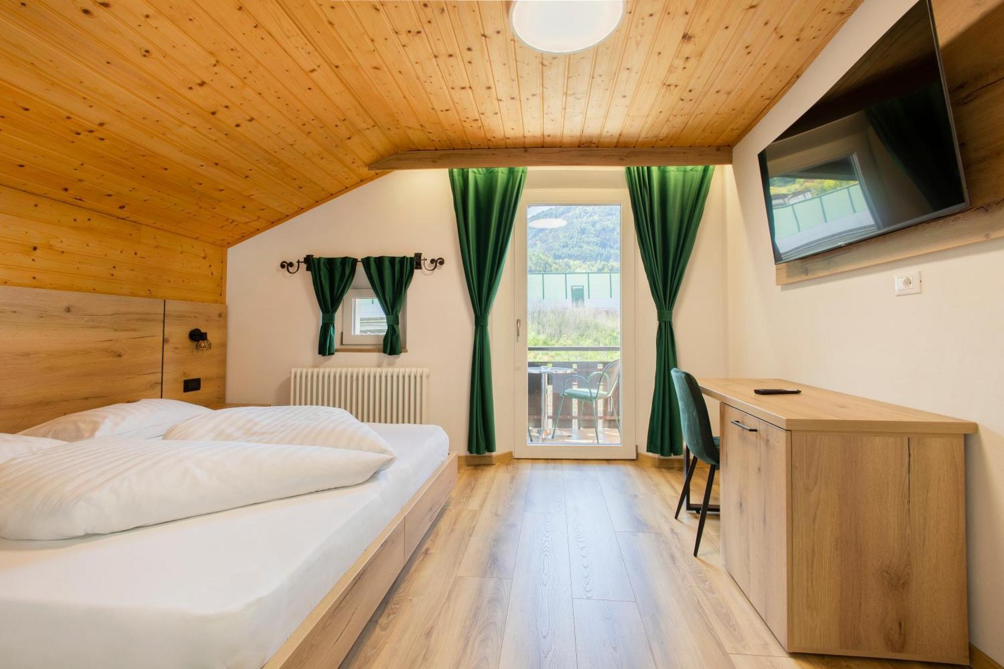 Gasthof Goldenes Lamm Vahrn Bagian luar foto