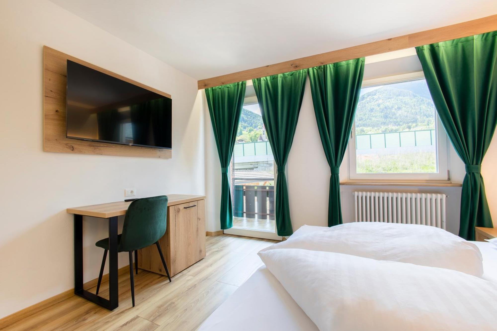 Gasthof Goldenes Lamm Vahrn Bagian luar foto