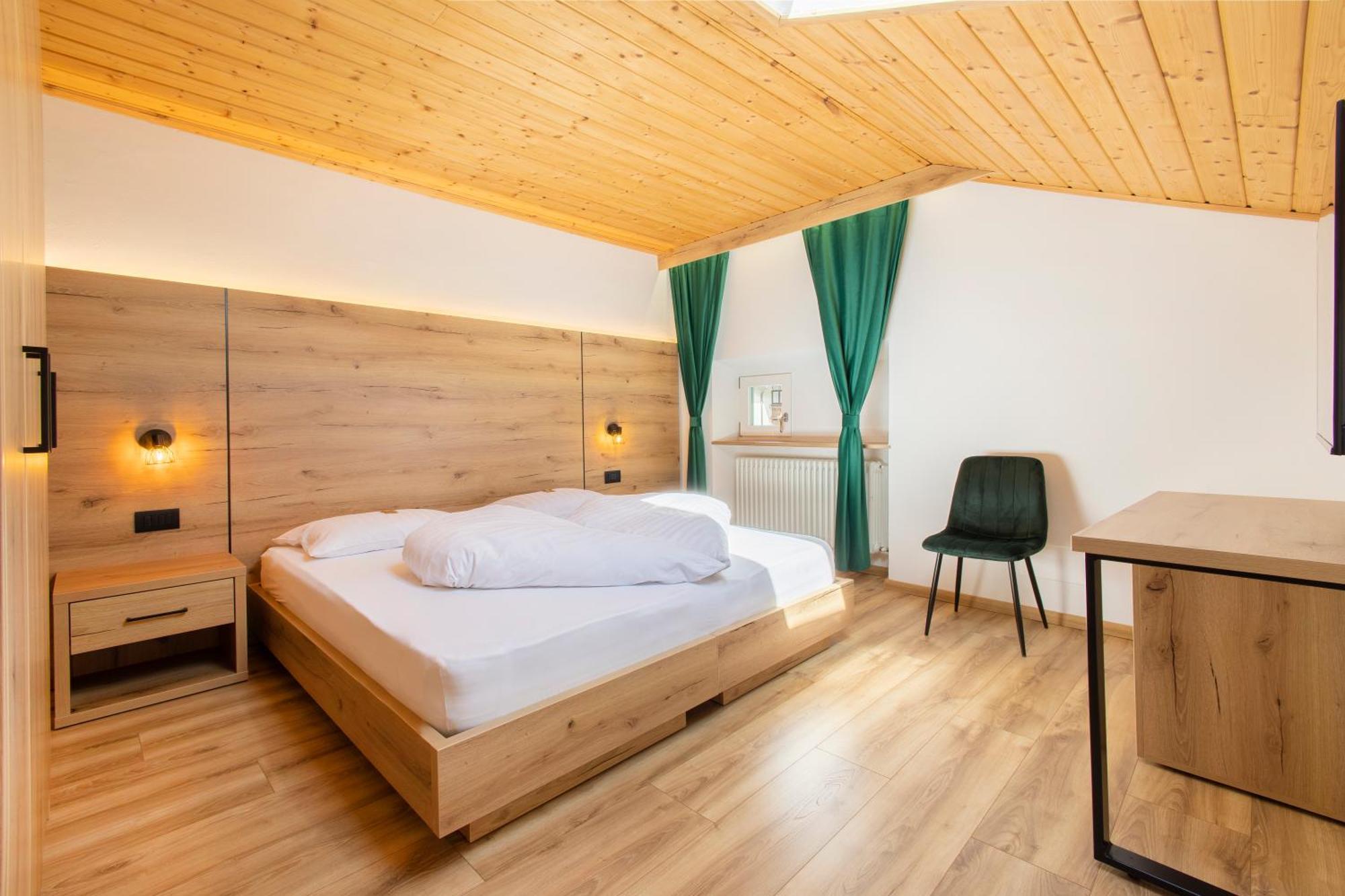 Gasthof Goldenes Lamm Vahrn Bagian luar foto