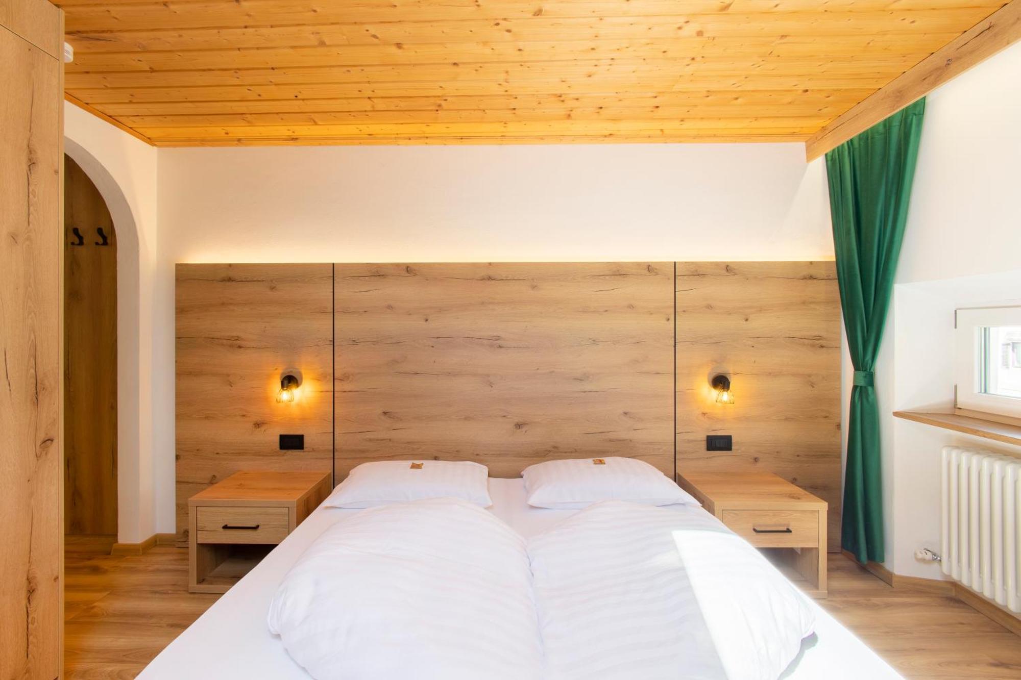 Gasthof Goldenes Lamm Vahrn Bagian luar foto