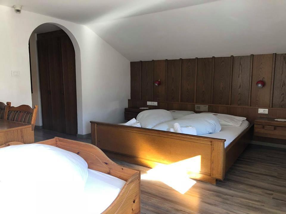 Gasthof Goldenes Lamm Hotel Vahrn Bagian luar foto